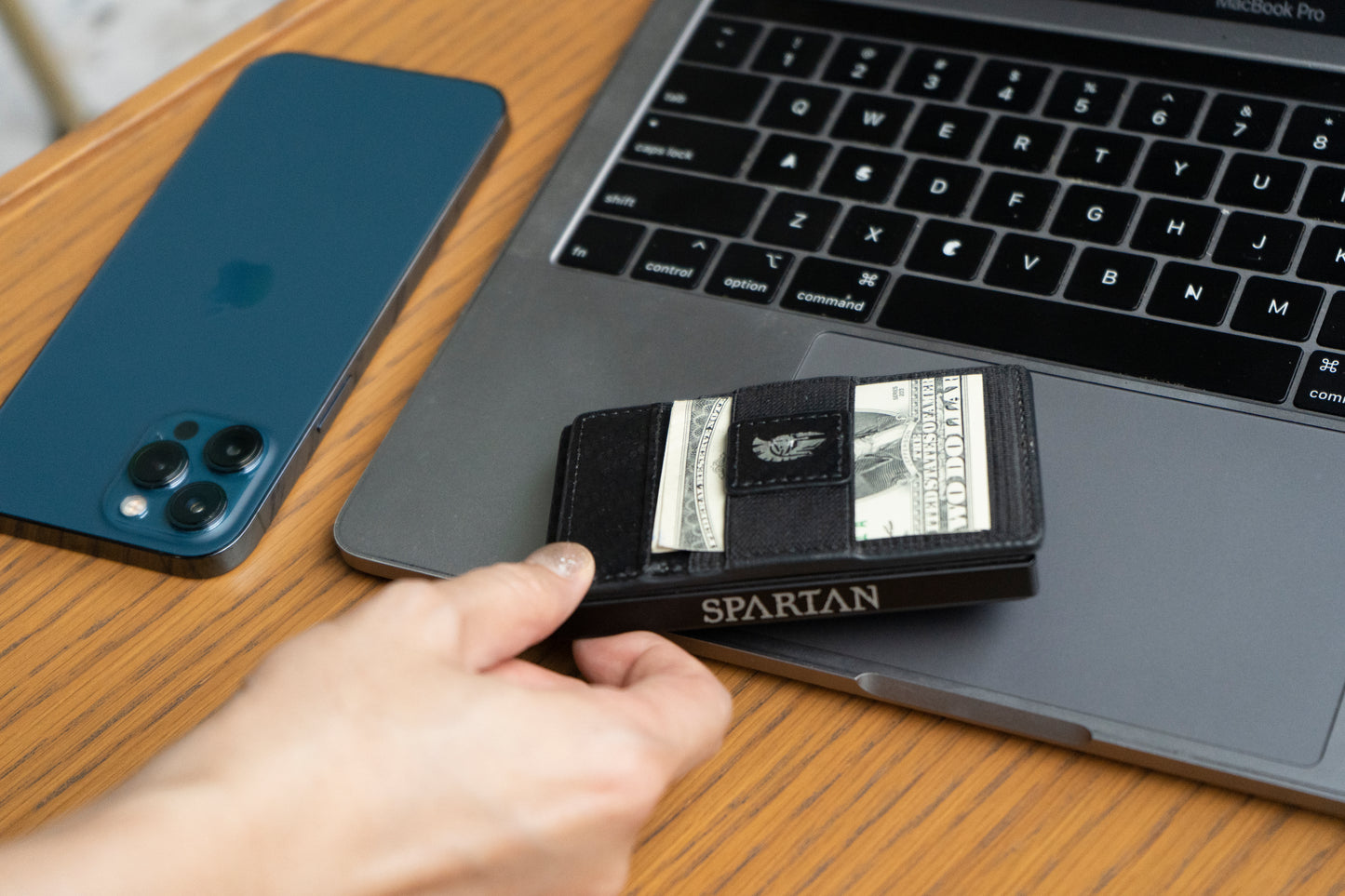 MAGSAFE CASH STRAP